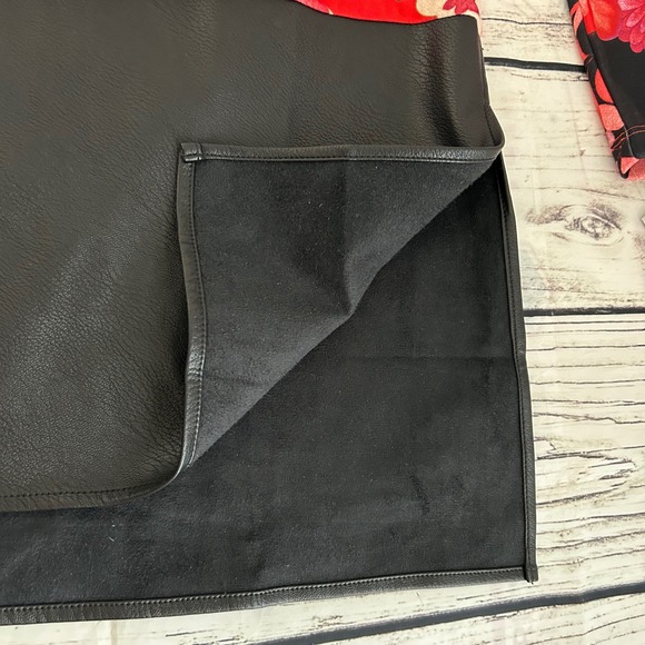 Natori Womens Floral Print Mixed Media Faux Leather Tunic Top Black Red Size M - Picture 4 of 9